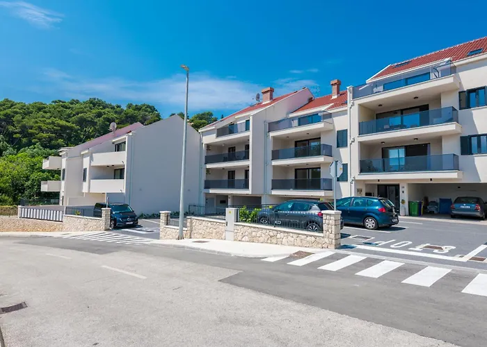 Blue Sky Apartment *